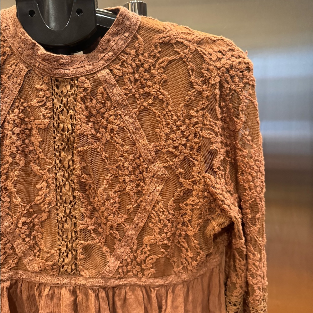 American Eagle Outfitters Lace Blouse in Tan - Picture 4 of 10